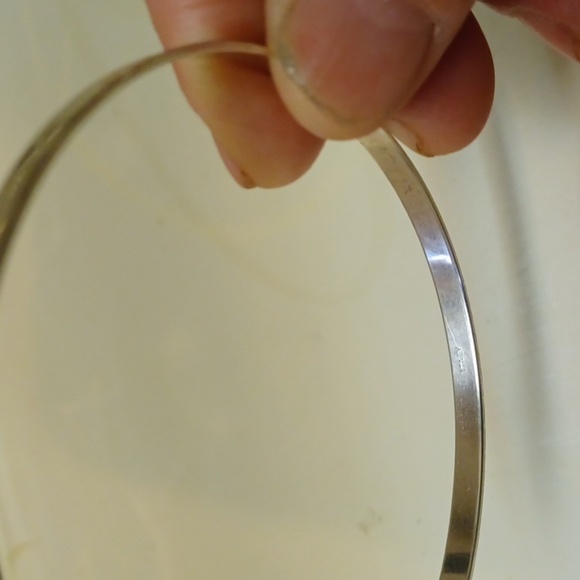 Ericks Sterling Silver Italy   Diamond Cut Style  Italy Stamped  Bangle Bracelet - Picture 7 of 10